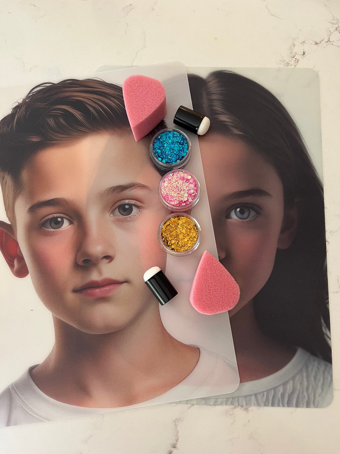 Glitters, sponsjes en gezichtjes